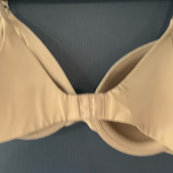 38C bra - Picture 2 of 2